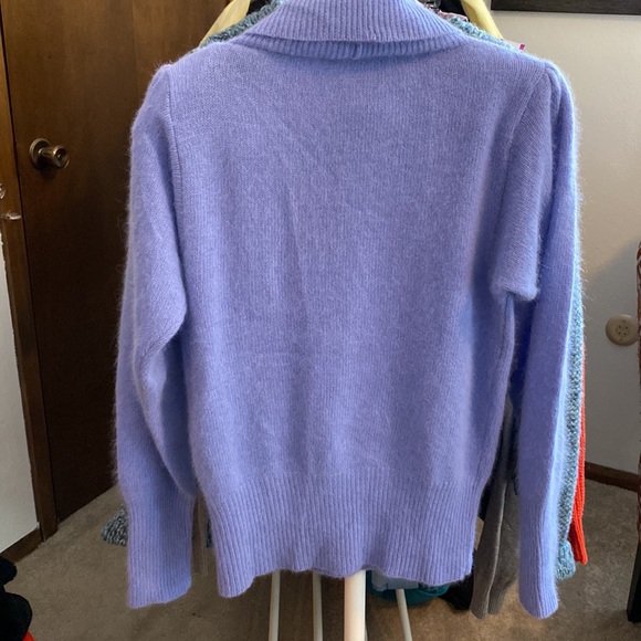 AMAZING VINTAGE lambswool angora sweater! SO soft and cute!! Size US small (S) - Picture 10 of 10